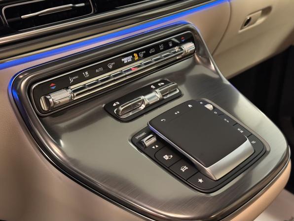 Mercedes-Benz V-Класс III (W447) Рестайлинг 2 с пробегом 2025 года, цена 18 000 000 рублей, 30 км, минивэн, Автокод Объявления