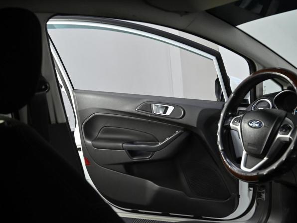 Ford Fiesta Mk6 Рестайлинг с пробегом 2013 года, цена 599 000 рублей, 112000 км, хэтчбек, Автокод Объявления