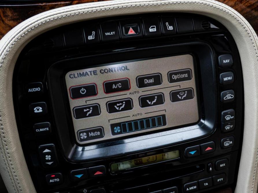 Jaguar XJ III (X350/X358) Краснодар  - изображение 16