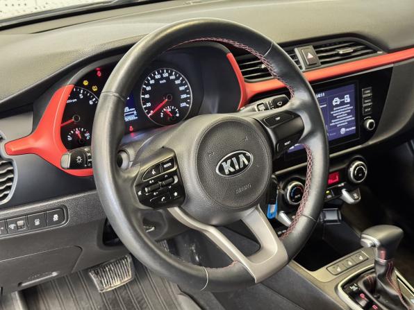 Kia Rio IV Рестайлинг с пробегом 2021 года, цена 1 220 000 рублей, 92933 км, седан, Автокод Объявления