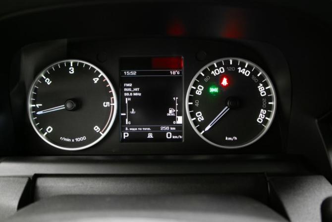 Land Rover Discovery IV Рестайлинг с пробегом 2015 года, цена 1 875 000 рублей, 297040 км, внедорожник, Автокод Объявления