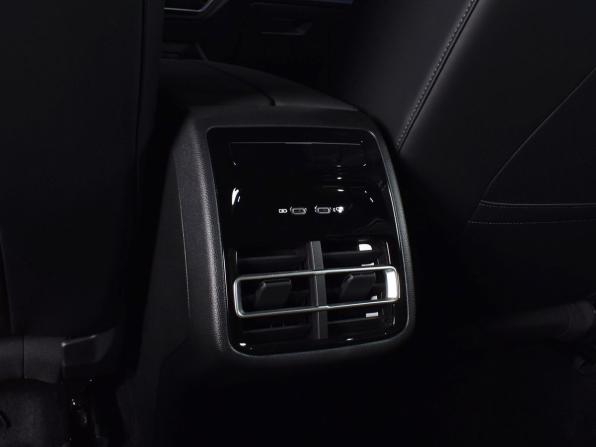 Volkswagen Tiguan III (China Market) с пробегом 2026 года, цена 4 699 995 рублей, 40 км, внедорожник, Автокод Объявления