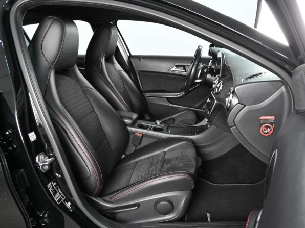 Mercedes-Benz GLA I (X156) Рестайлинг с пробегом 2018 года, цена 2 669 000 рублей, 97780 км, внедорожник, Автокод Объявления