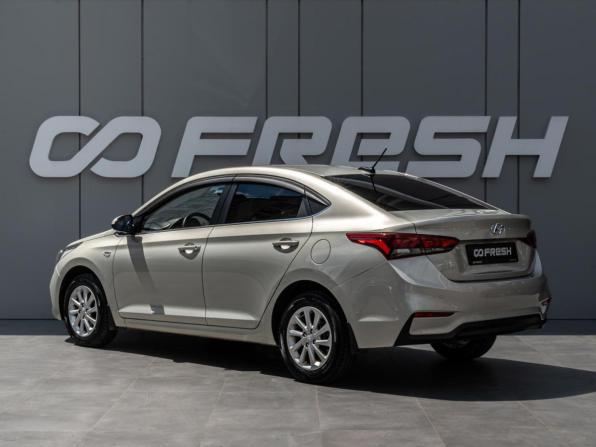 Hyundai Solaris II с пробегом 2018 года, цена 1 490 000 рублей, 100902 км, седан, Автокод Объявления