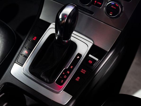 Volkswagen Passat B7 с пробегом 2012 года, цена 1 150 000 рублей, 139056 км, универсал, Автокод Объявления