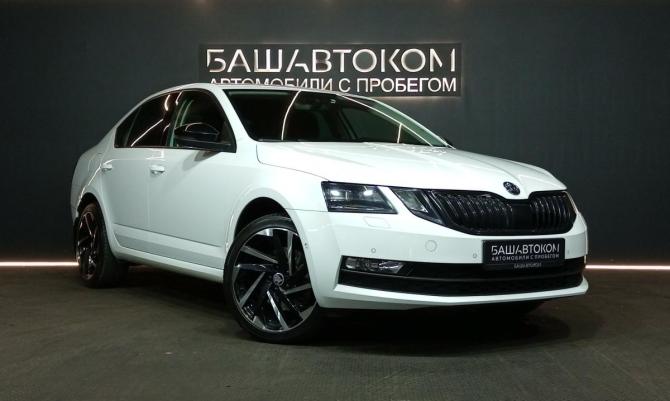 Skoda Octavia III (A7) Рестайлинг с пробегом 2017 года, цена 2 299 000 рублей, 37787 км, лифтбек, Автокод Объявления