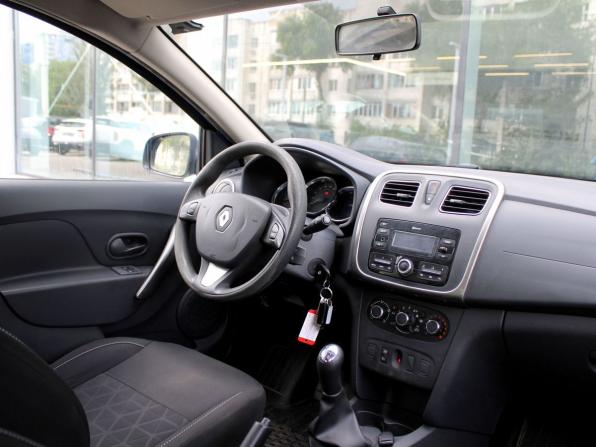 Renault Sandero II с пробегом 2017 года, цена 920 000 рублей, 114810 км, хэтчбек, Автокод Объявления