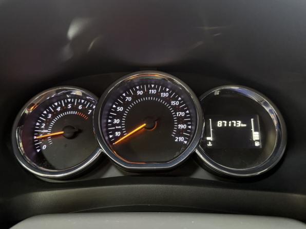 Renault Logan II Рестайлинг с пробегом 2019 года, цена 1 100 000 рублей, 87000 км, седан, Автокод Объявления