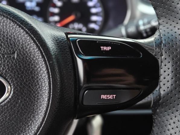 Kia Rio IV Рестайлинг с пробегом 2021 года, цена 1 369 000 рублей, 90000 км, седан, Автокод Объявления