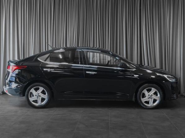 Hyundai Solaris II Рестайлинг с пробегом 2020 года, цена 1 519 000 рублей, 82818 км, седан, Автокод Объявления
