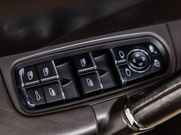 Porsche Cayenne II (958) с пробегом 2012 года, цена 2 568 000 рублей, 143634 км, внедорожник, Автокод Объявления