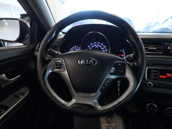 Kia Rio III Рестайлинг с пробегом 2016 года, цена 895 000 рублей, 196143 км, седан, Автокод Объявления