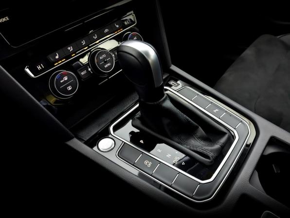 Volkswagen Passat B8 Рестайлинг с пробегом 2020 года, цена 2 459 000 рублей, 33972 км, седан, Автокод Объявления