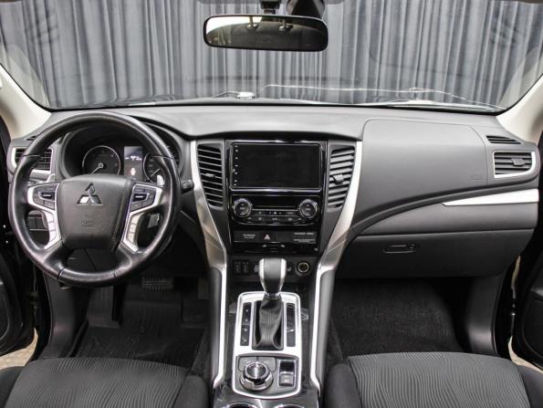 Mitsubishi Pajero Sport III с пробегом 2018 года, цена 3 098 000 рублей, 101005 км, внедорожник, Автокод Объявления