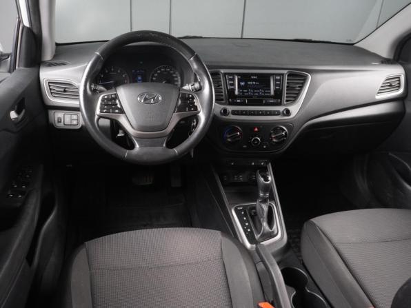 Hyundai Solaris II с пробегом 2017 года, цена 1 449 000 рублей, 120740 км, седан, Автокод Объявления