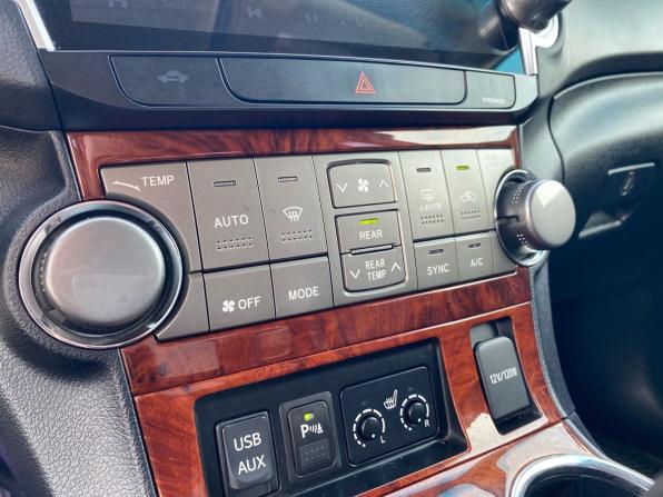 Toyota Highlander II (XU40) Рестайлинг с пробегом 2011 года, цена 1 715 000 рублей, 268200 км, внедорожник, Автокод Объявления