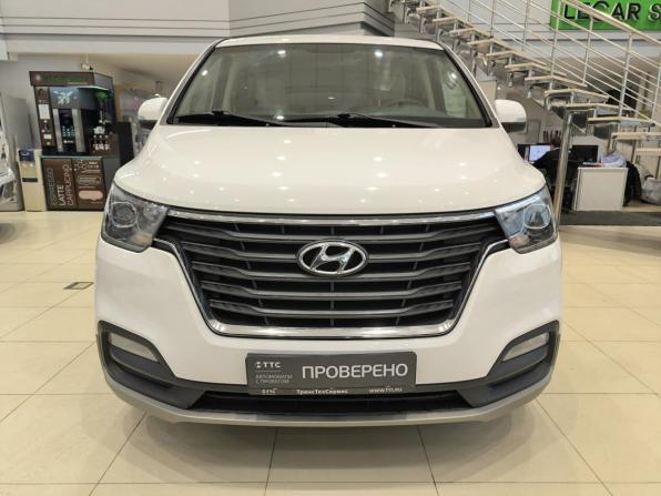 Hyundai H-1 II Рестайлинг 2 с пробегом 2021 года, цена 3 430 000 рублей, 71376 км, минивэн, Автокод Объявления
