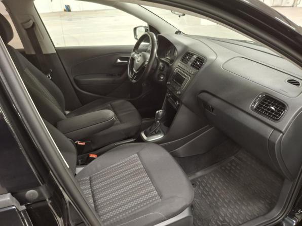 Volkswagen Polo V Рестайлинг с пробегом 2017 года, цена 1 230 000 рублей, 93696 км, седан, Автокод Объявления
