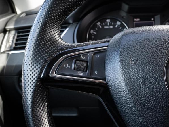 Skoda Octavia III (A7) с пробегом 2015 года, цена 1 499 000 рублей, 267818 км, лифтбек, Автокод Объявления