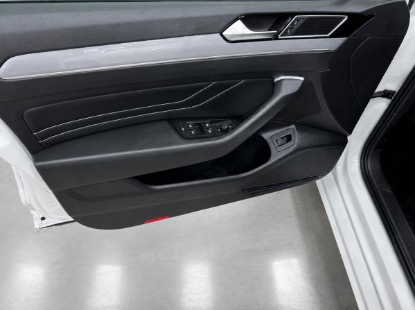 Volkswagen Passat B8 Рестайлинг с пробегом 2020 года, цена 2 590 000 рублей, 36605 км, седан, Автокод Объявления