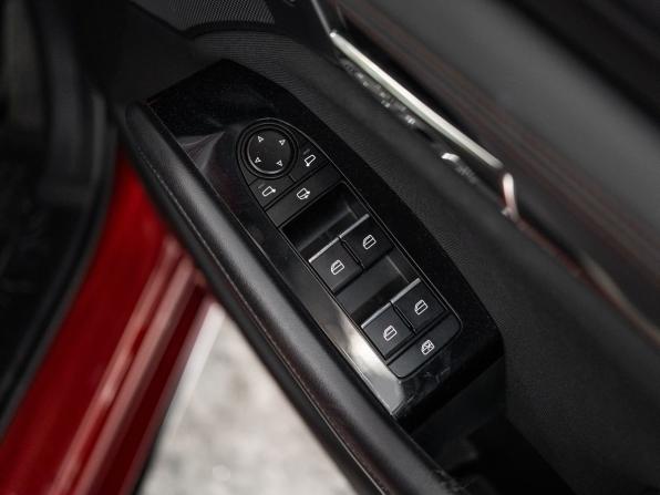 Mazda 3 IV (BP) с пробегом 2019 года, цена 1 500 000 рублей, 71070 км, хэтчбек, Автокод Объявления