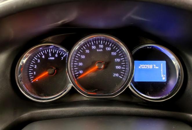 Renault Logan II с пробегом 2015 года, цена 520 000 рублей, 200900 км, седан, Автокод Объявления