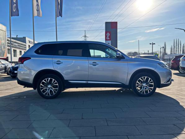 Mitsubishi Outlander III Рестайлинг 3 с пробегом 2019 года, цена 2 008 900 рублей, 62824 км, внедорожник, Автокод Объявления