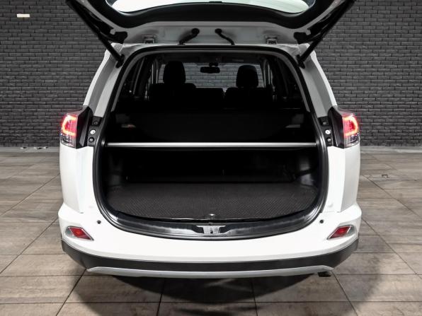 Toyota RAV4 IV (XA40) Рестайлинг с пробегом 2018 года, цена 2 390 000 рублей, 167226 км, внедорожник, Автокод Объявления