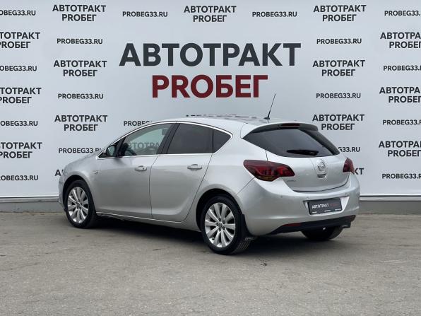 Opel Astra J с пробегом 2011 года, цена 580 000 рублей, 217000 км, хэтчбек, Автокод Объявления