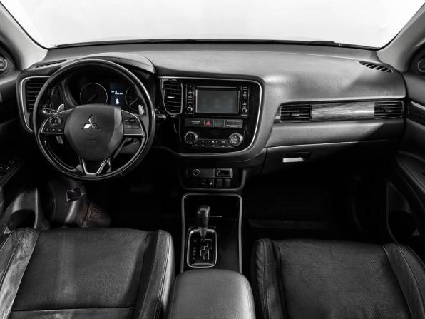 Mitsubishi Outlander III Рестайлинг 2 с пробегом 2017 года, цена 1 749 000 рублей, 153000 км, внедорожник, Автокод Объявления