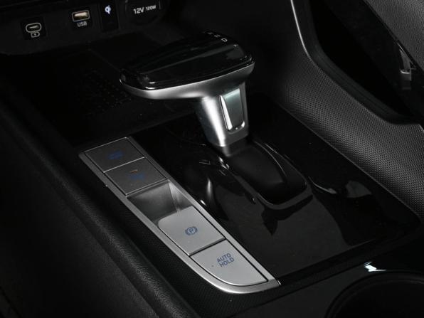 Hyundai Elantra VII (CN7) Рестайлинг с пробегом 2024 года, цена 2 299 000 рублей, 33222 км, седан, Автокод Объявления