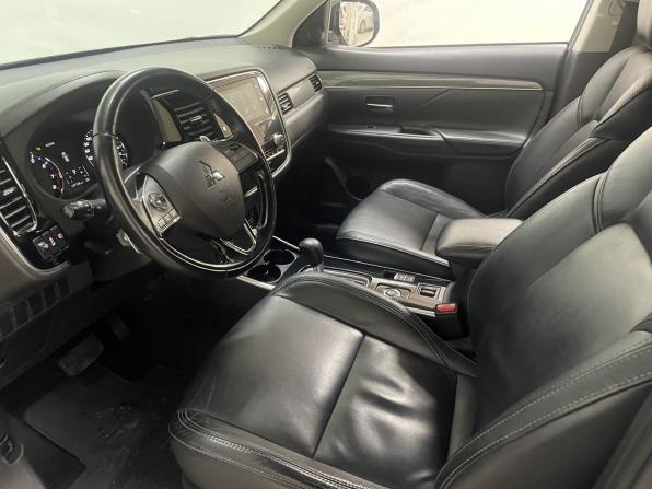 Mitsubishi Outlander III Рестайлинг 3 с пробегом 2021 года, цена 2 499 000 рублей, 137135 км, внедорожник, Автокод Объявления