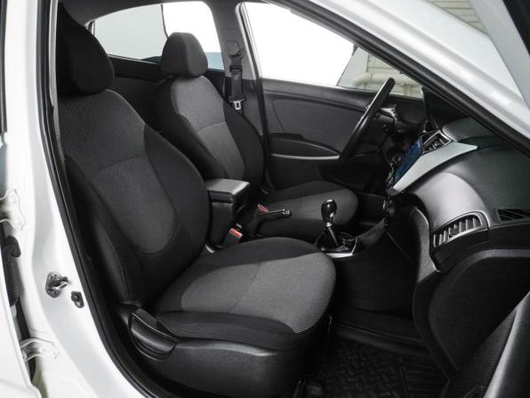 Hyundai Solaris I с пробегом 2014 года, цена 975 000 рублей, 191168 км, седан, Автокод Объявления