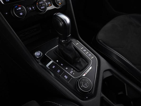 Volkswagen Tiguan II с пробегом 2018 года, цена 2 888 444 рубля, 139142 км, внедорожник, Автокод Объявления