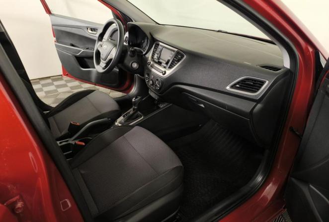 Hyundai Solaris II с пробегом 2018 года, цена 1 350 000 рублей, 79517 км, седан, Автокод Объявления