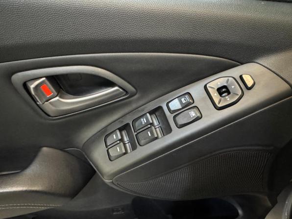 Hyundai ix35 I Рестайлинг с пробегом 2014 года, цена 1 279 000 рублей, 76068 км, внедорожник, Автокод Объявления
