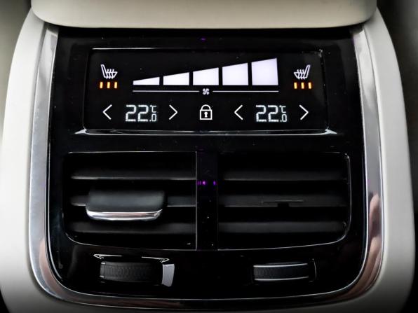 Volvo XC90 II с пробегом 2017 года, цена 3 820 000 рублей, 129857 км, внедорожник, Автокод Объявления