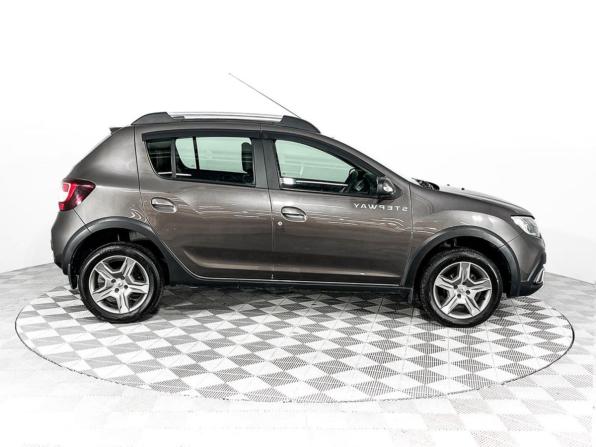 Renault Sandero II Рестайлинг с пробегом 2019 года, цена 1 205 000 рублей, 105260 км, хэтчбек, Автокод Объявления