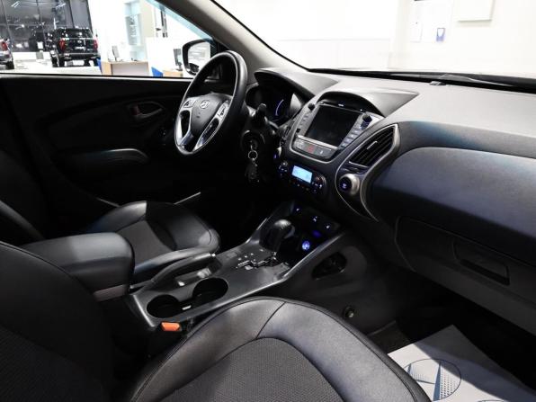 Hyundai ix35 I Рестайлинг с пробегом 2015 года, цена 1 130 000 рублей, 211000 км, внедорожник, Автокод Объявления