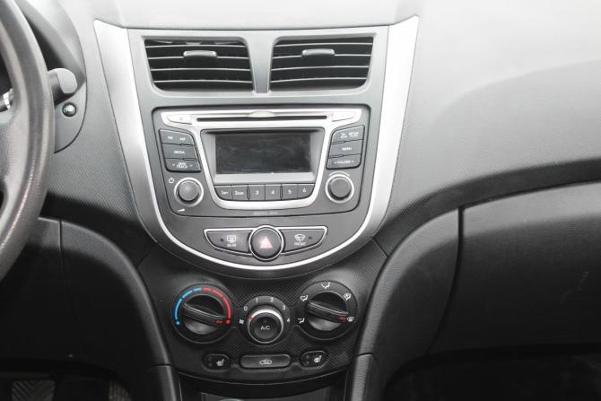 Hyundai Solaris I Рестайлинг с пробегом 2015 года, цена 810 000 рублей, 109000 км, седан, Автокод Объявления