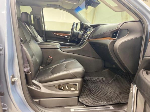 Cadillac Escalade IV с пробегом 2016 года, цена 4 250 000 рублей, 124513 км, внедорожник, Автокод Объявления