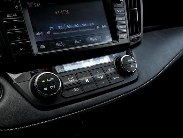 Toyota RAV4 IV (XA40) Рестайлинг с пробегом 2017 года, цена 2 130 000 рублей, 187439 км, внедорожник, Автокод Объявления