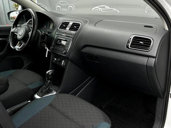 Volkswagen Polo V Рестайлинг с пробегом 2019 года, цена 869 800 рублей, 170072 км, седан, Автокод Объявления
