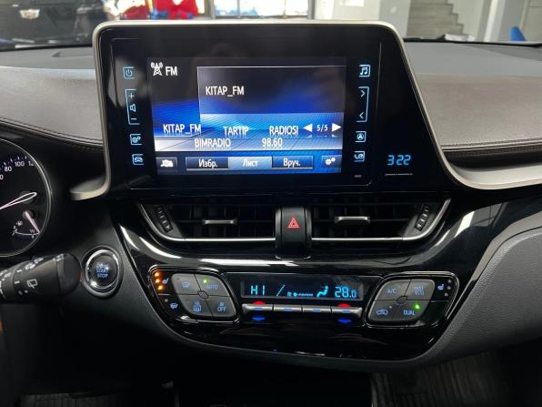 Toyota C-HR I Рестайлинг с пробегом 2019 года, цена 2 299 000 рублей, 110831 км, внедорожник, Автокод Объявления