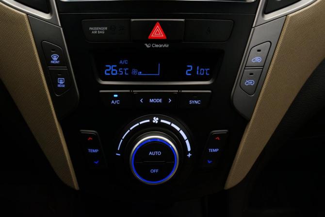 Hyundai Santa Fe III Рестайлинг с пробегом 2015 года, цена 2 437 000 рублей, 159491 км, внедорожник, Автокод Объявления