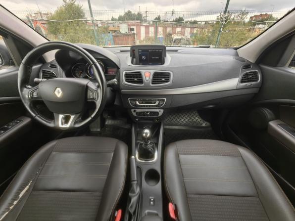 Renault Fluence I Рестайлинг с пробегом 2015 года, цена 949 000 рублей, 140000 км, седан, Автокод Объявления