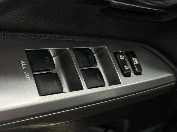 Toyota Land Cruiser 200 Series Рестайлинг 1 с пробегом 2013 года, цена 3 750 000 рублей, 227623 км, внедорожник, Автокод Объявления