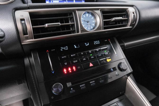 Lexus IS III с пробегом 2013 года, цена 2 649 000 рублей, 75500 км, седан, Автокод Объявления