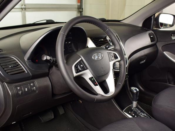 Hyundai Solaris I с пробегом 2011 года, цена 1 049 995 рублей, 97725 км, седан, Автокод Объявления