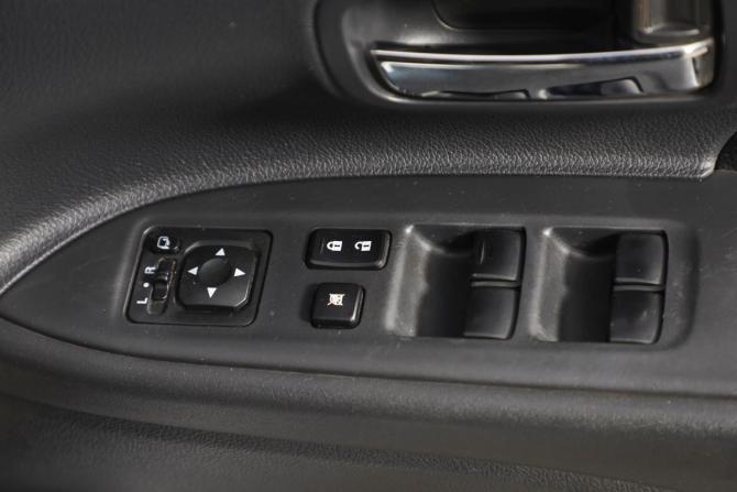 Mitsubishi Outlander III Рестайлинг 2 с пробегом 2015 года, цена 1 939 000 рублей, 201200 км, внедорожник, Автокод Объявления